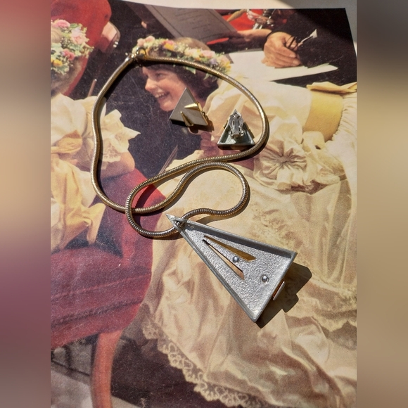 Geometric Silver Necklace Set - Picture 11 of 13